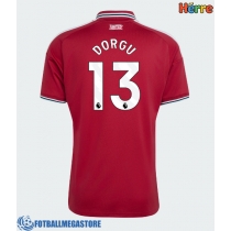 Fotballdrakt Herre Manchester United Patrick Dorgu #13 Hjemmedrakt 2026-27 Kortermet